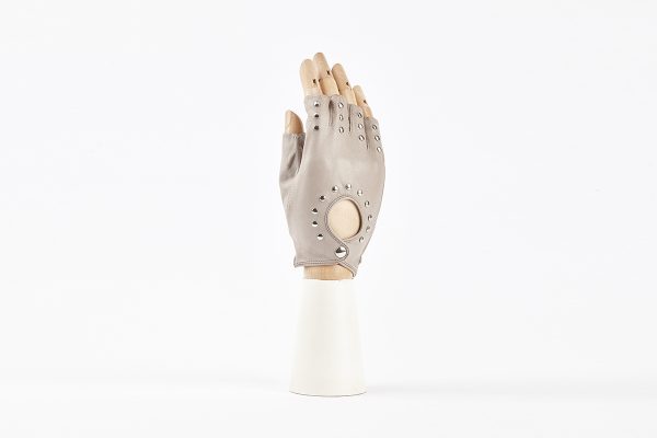 Woman driver gloves in nappa leather with nikel studs - unlined